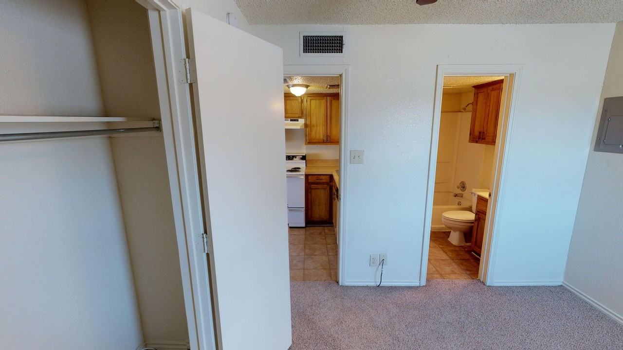 Somesuch Place 1016 - Photo 5 of 16