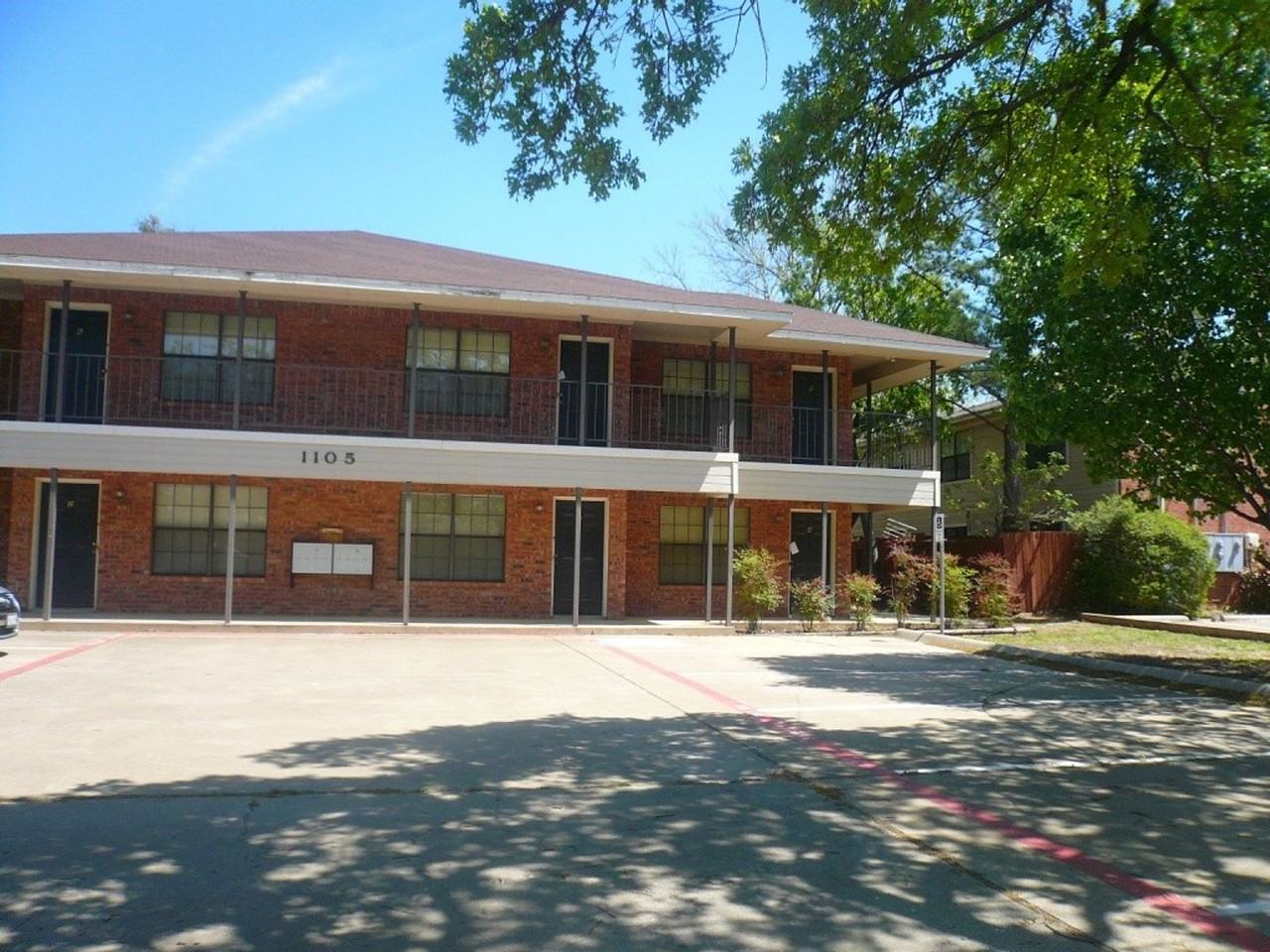 Sleepy Hollow 1105 - Photo 2 of 10