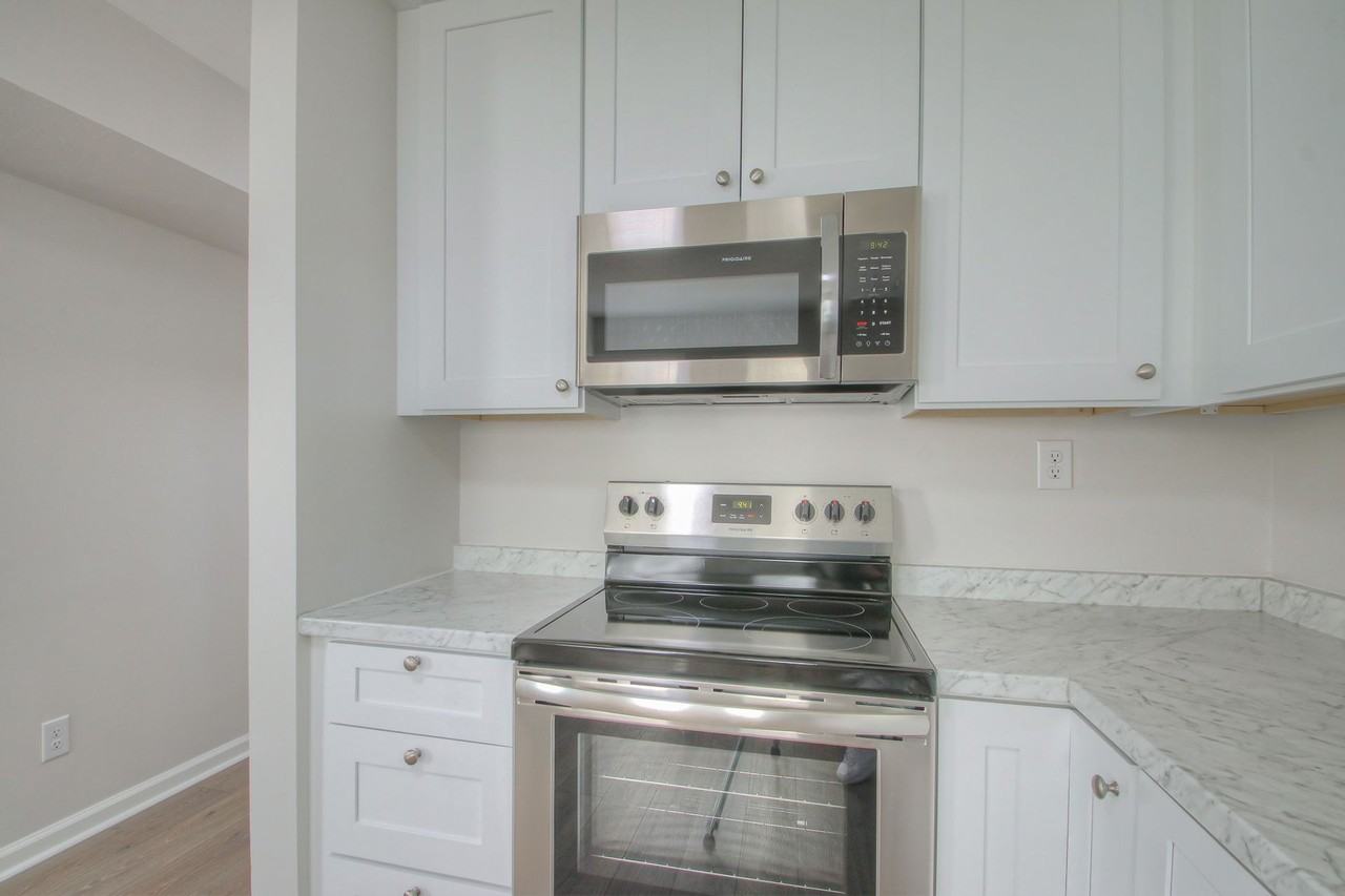 360 Beechcroft Rd - Photo 3 of 32