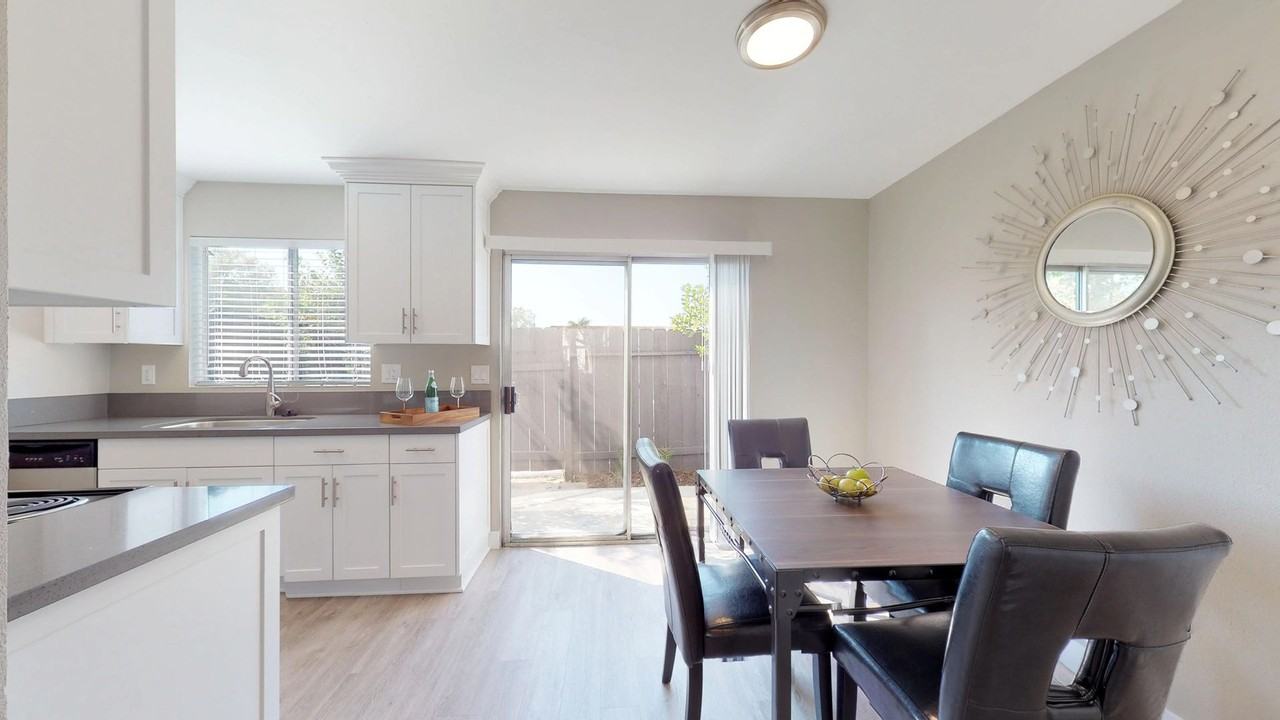 Henry Square - Photo 7 of 38