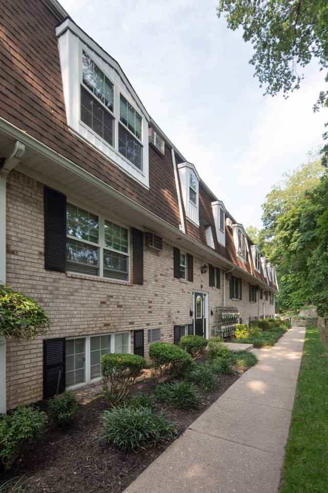 Westwood Manor: In - Photo 7 of 23