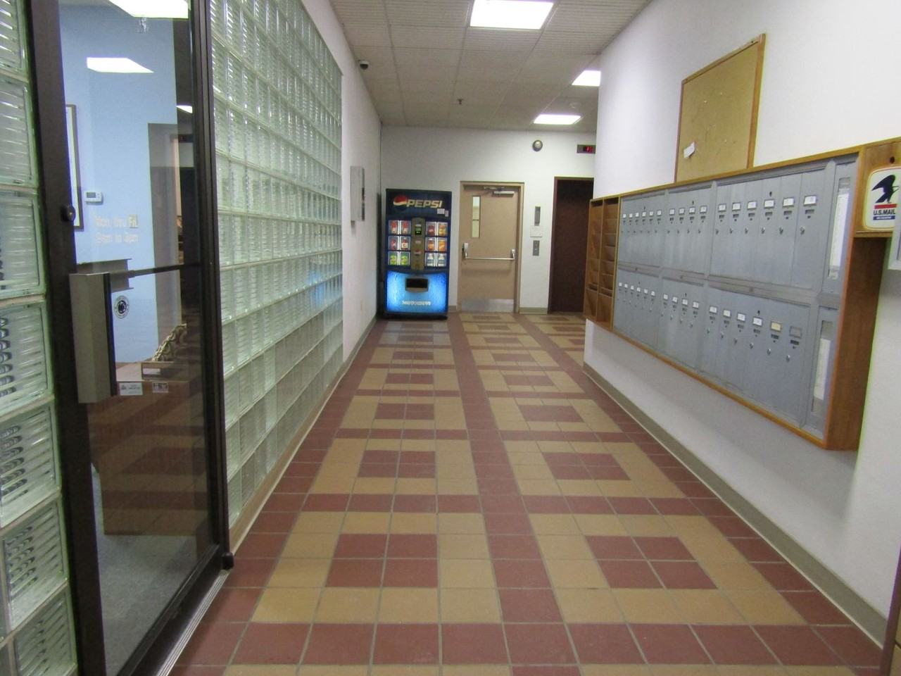 Fairmount East Apartments II - Photo 3 of 20