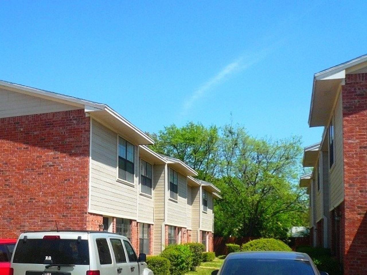 Sleepy Hollow 1109 - Photo 2 of 13