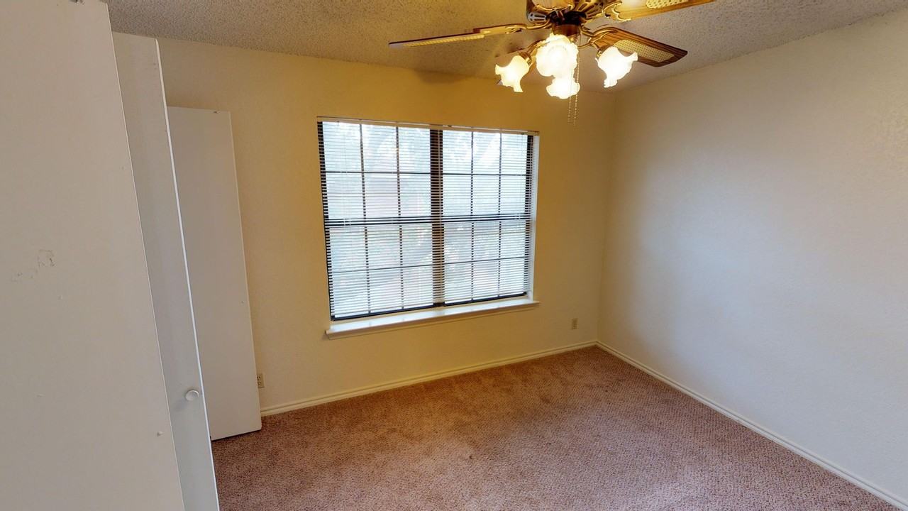 Sleepy Hollow 1109 - Photo 4 of 13