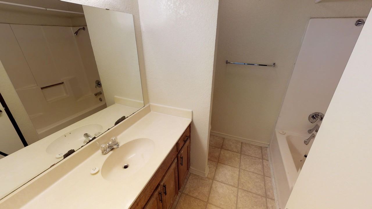 Sleepy Hollow 1109 - Photo 5 of 13