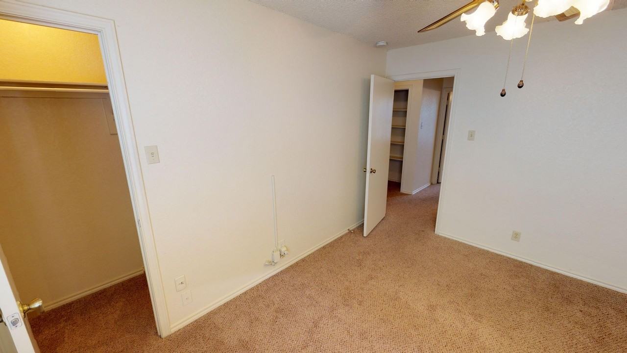 Sleepy Hollow 1109 - Photo 6 of 13