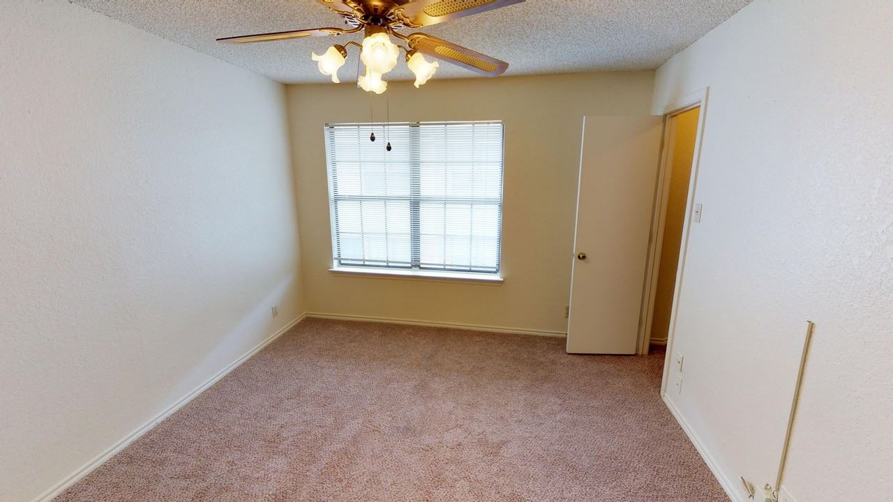 Sleepy Hollow 1109 - Photo 7 of 13