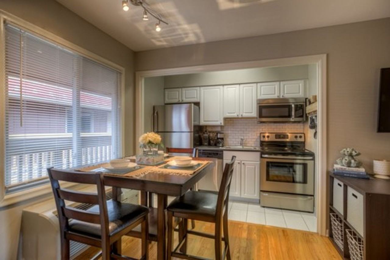 124 S 39th St #18 - Photo 3 of 20