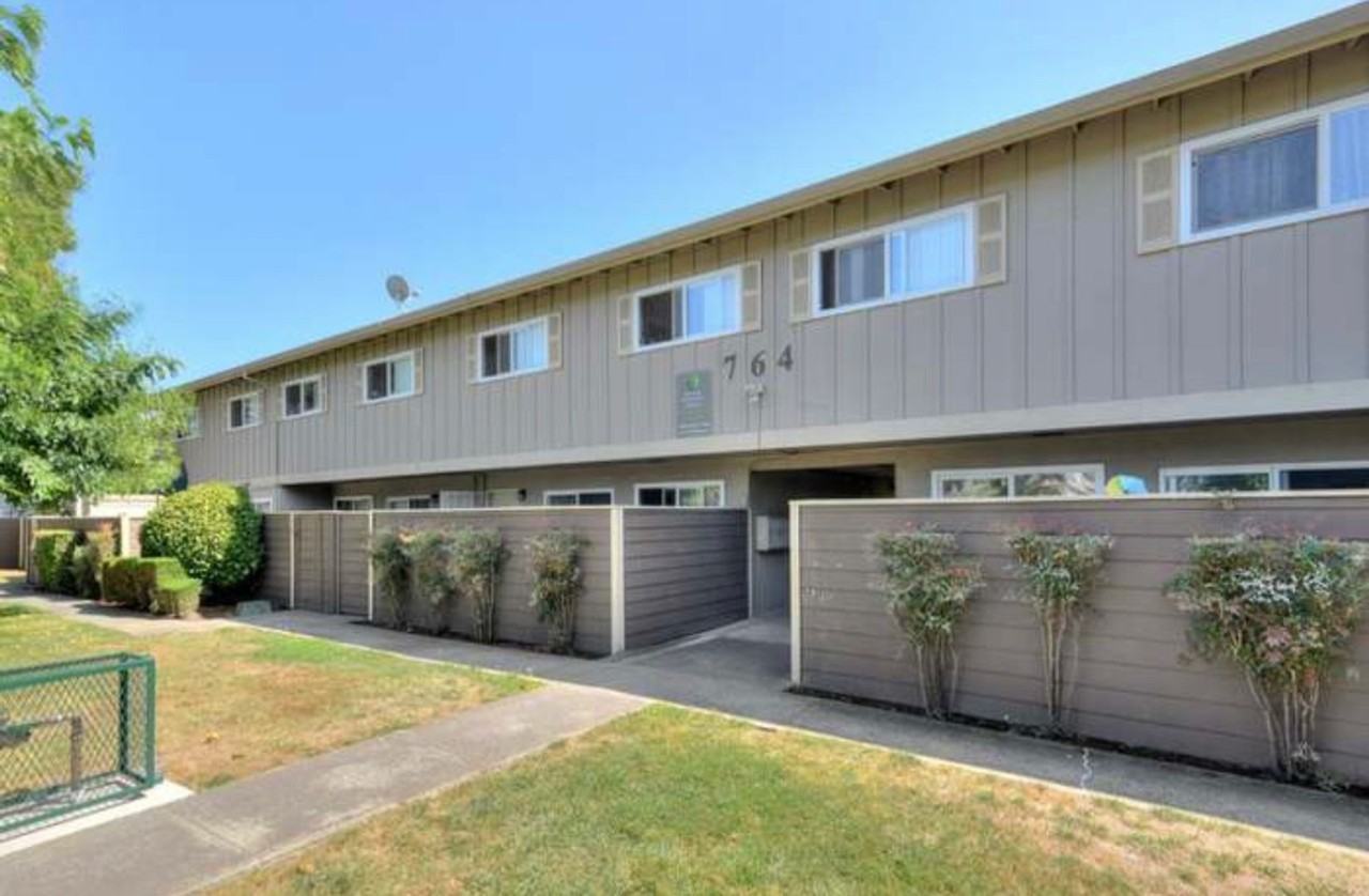 300 - 764 San Justo - Photo 4 of 11