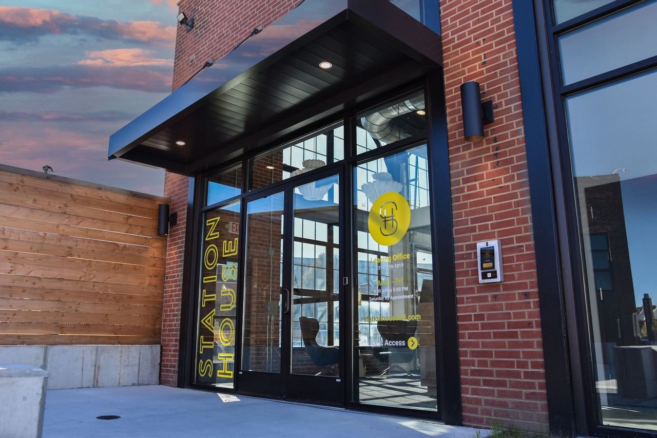 Station House | Near The Loop - Photo 6 of 50