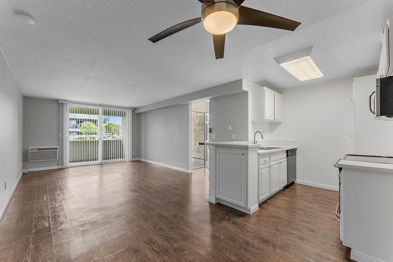 Serena Vista Apartments - Photo 5 of 27