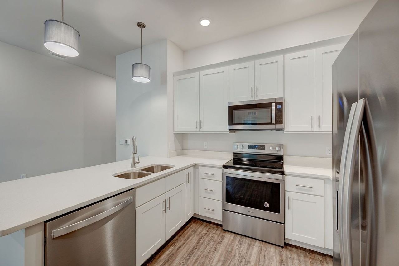 Metro 39 Apartments - Photo 2 of 36