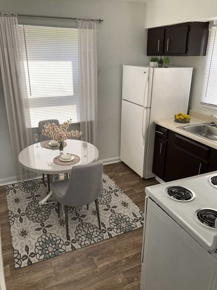 Colonial Manor Apartments 1717 Lodge Ave, Evansville, IN 47714 Zumper