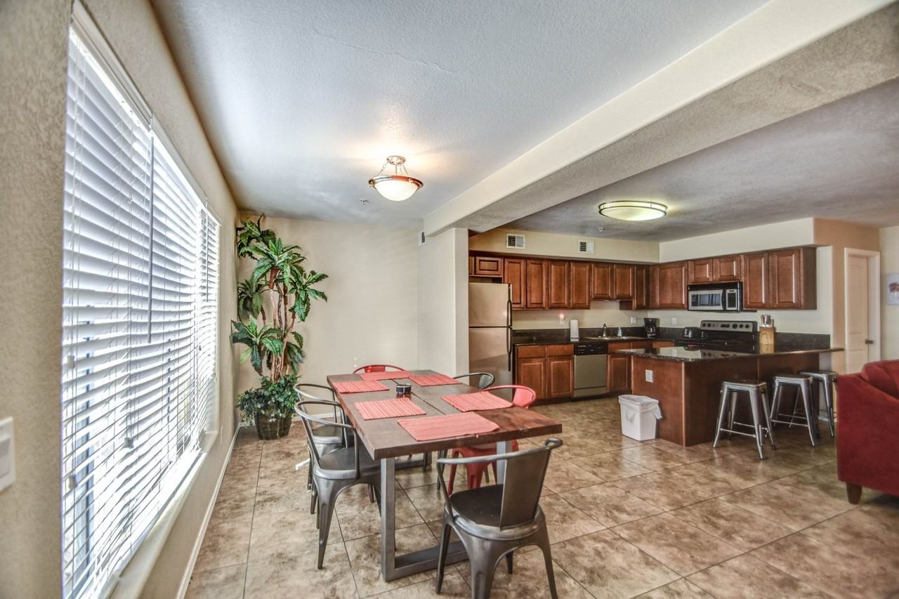 Valencia - Photo 2 of 40