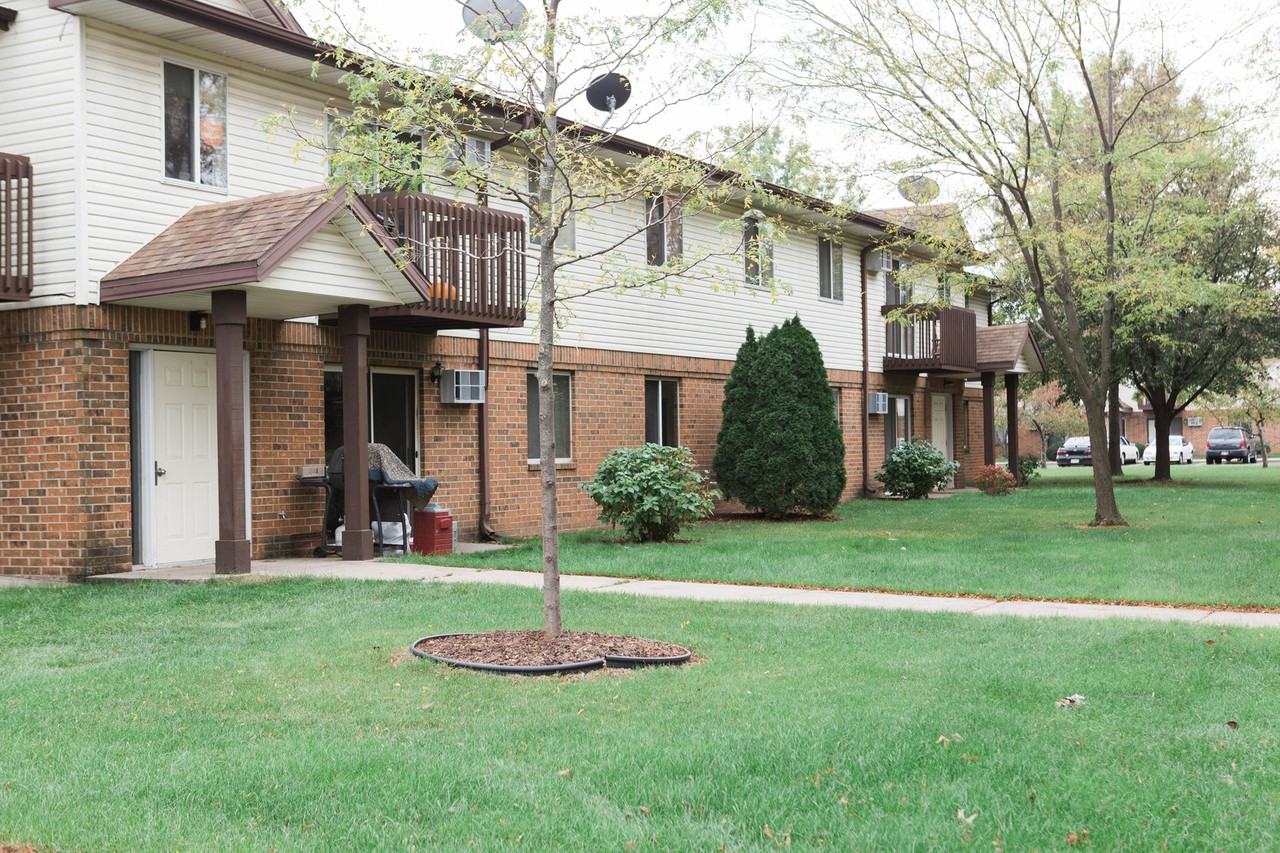 Woodlane Apts - Photo 5 of 14