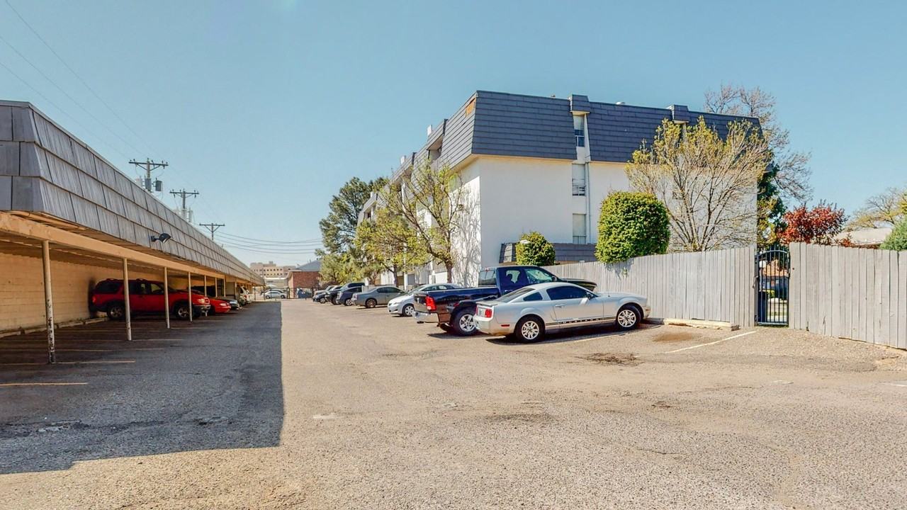 Madeira Flats - Photo 2 of 31