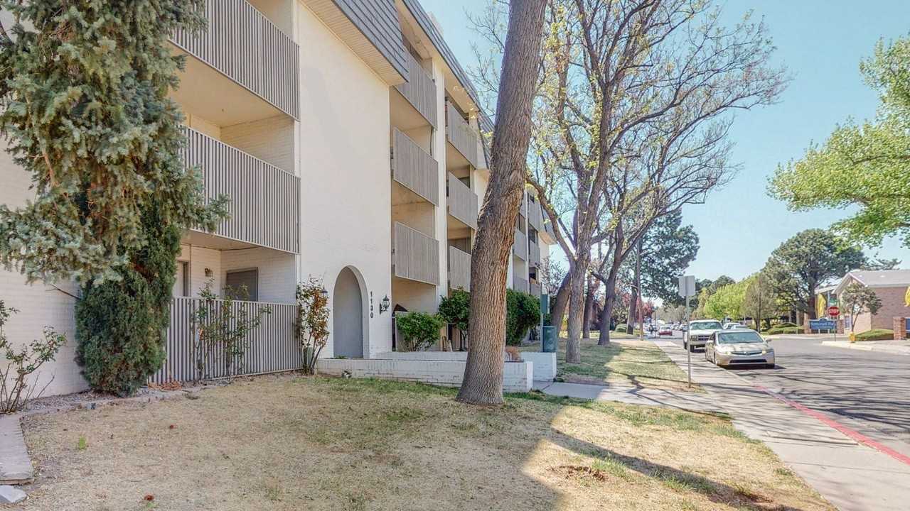 Madeira Flats - Photo 3 of 31