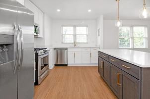 featured image of 100 E Melrose Ave