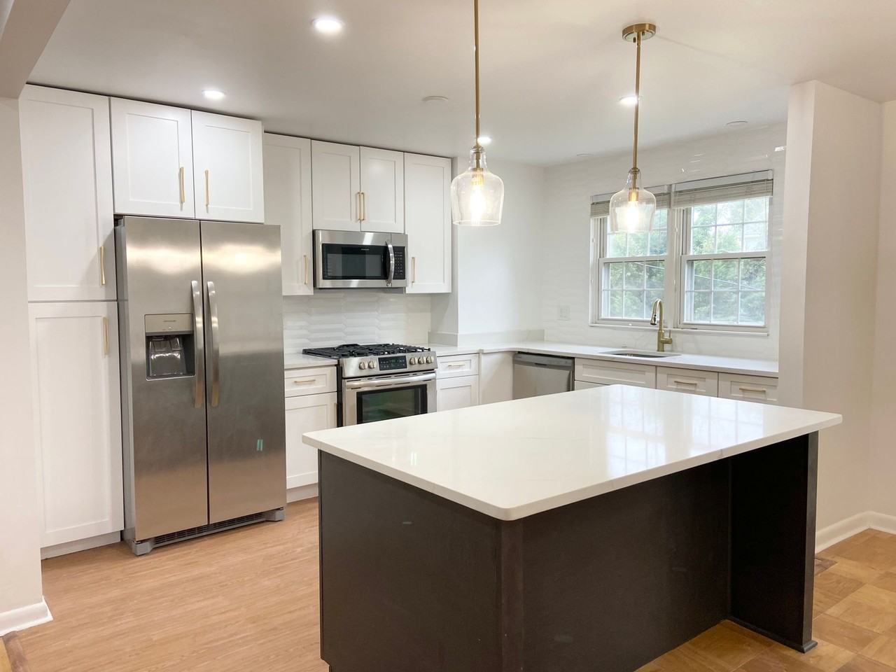 Melrose Apartments - Photo 2 of 14