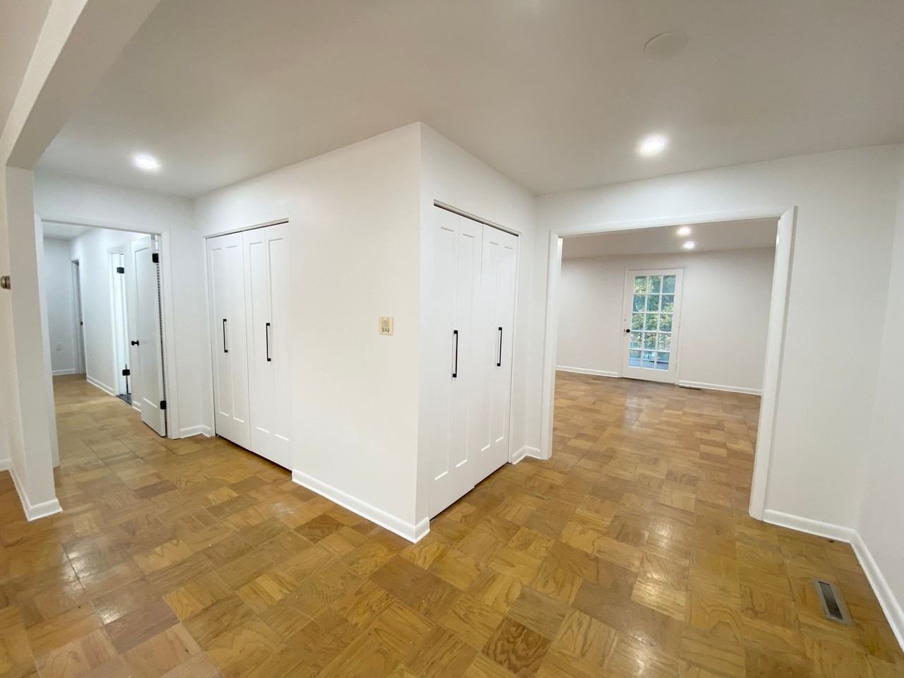 Melrose Apartments - Photo 4 of 14