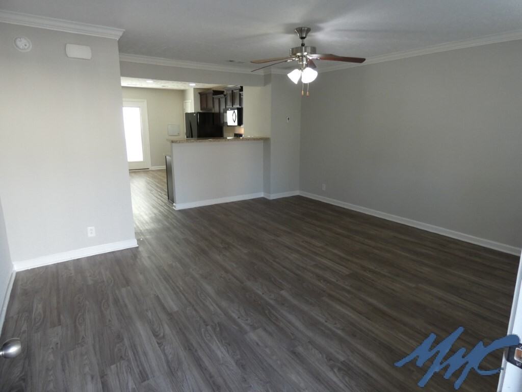 2516 Judah St - Photo 2 of 18