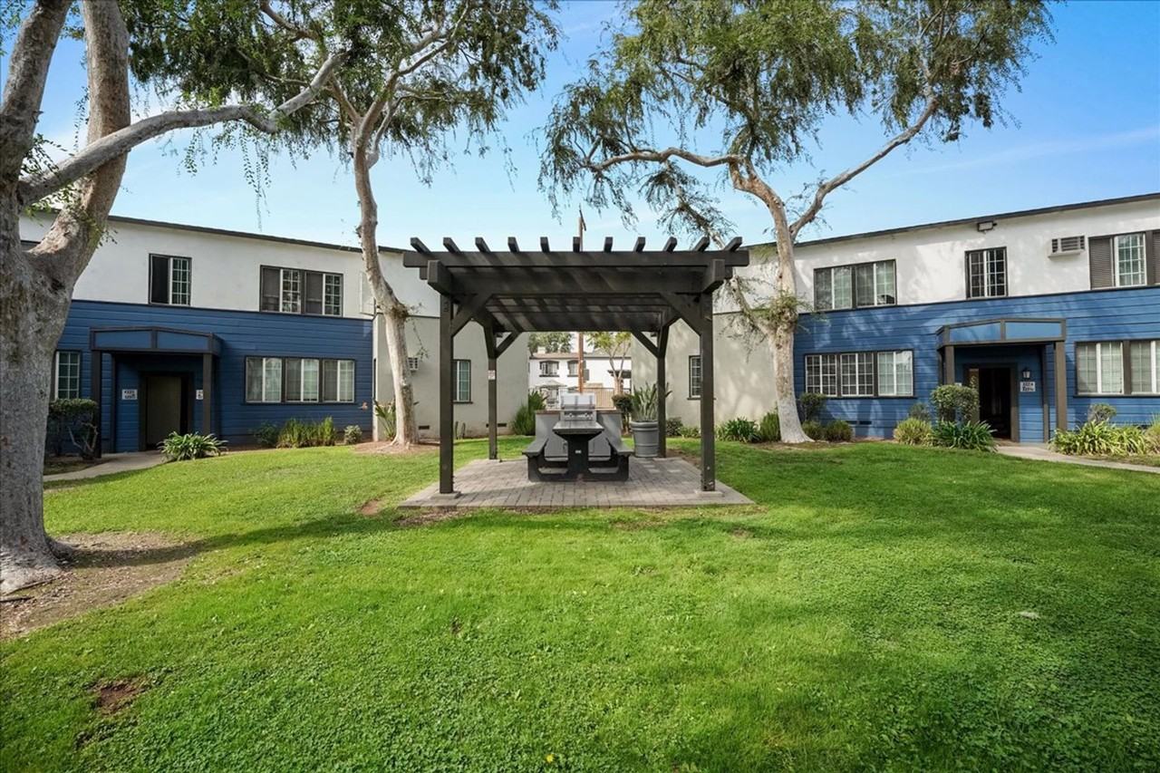 Somerset Apartments - Photo 3 of 50