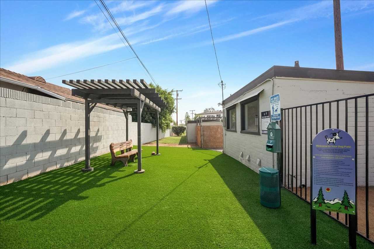 Somerset Apartments - Photo 4 of 50