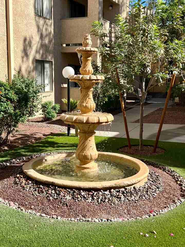 The Fountains - Photo 7 of 31