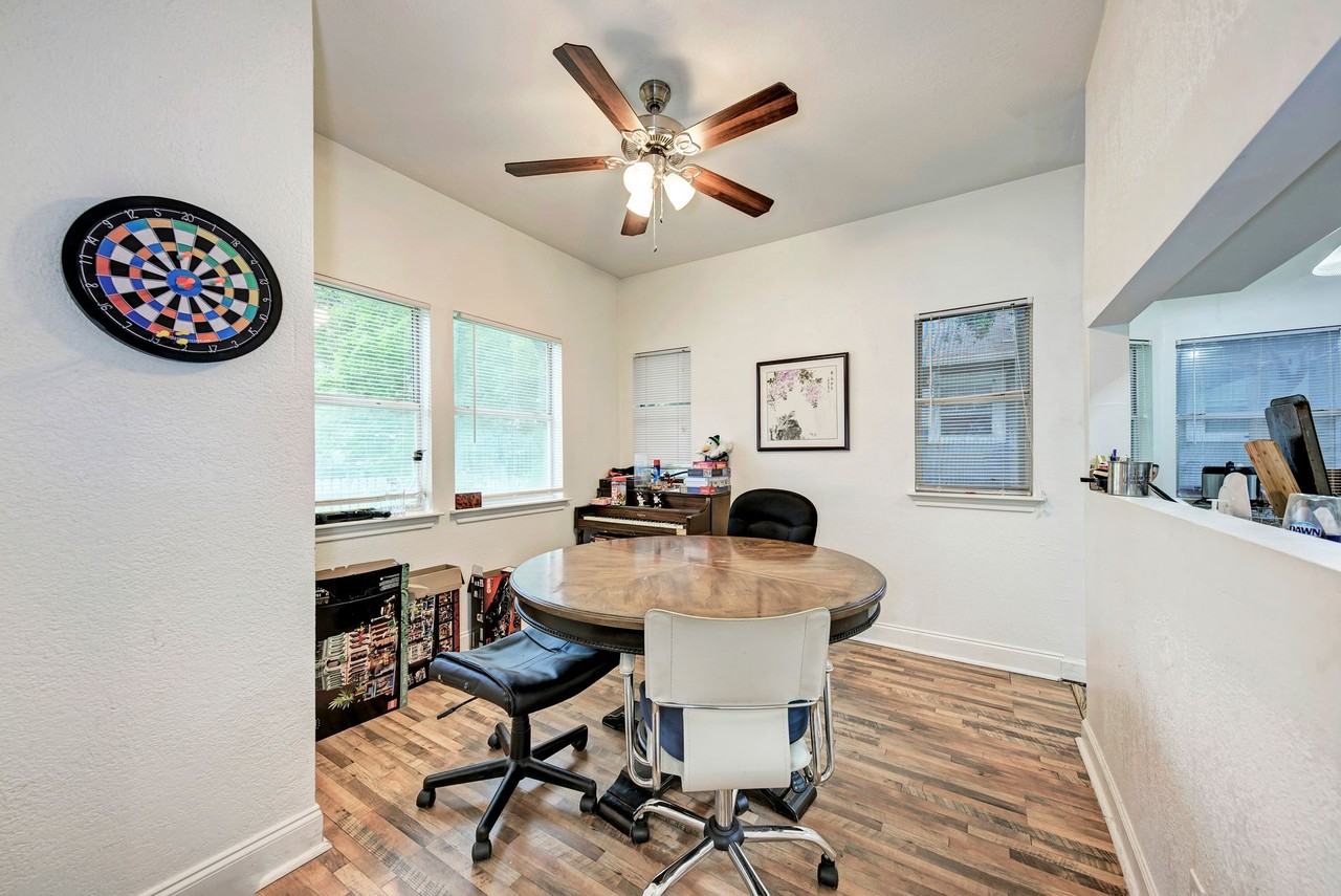 1205 W 22nd 1/2 St - Photo 5 of 47