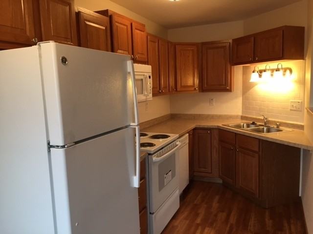 231 N Fowler St - Photo 4 of 11