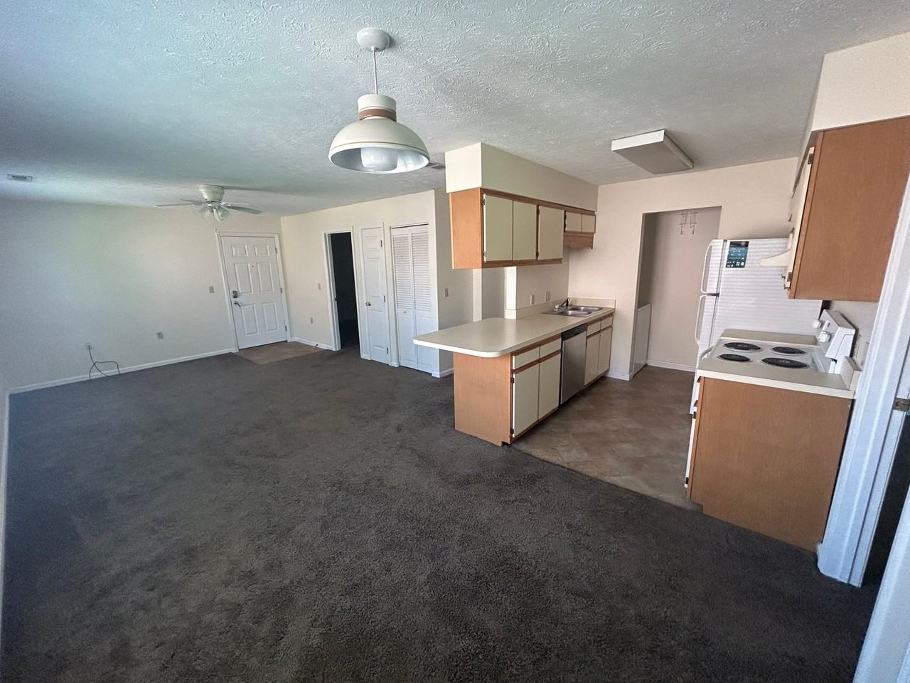 Bridgeport Landing Apartments - Photo 3 of 23