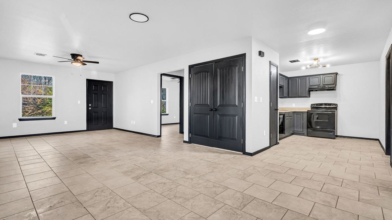 Carter - Photo 2 of 9