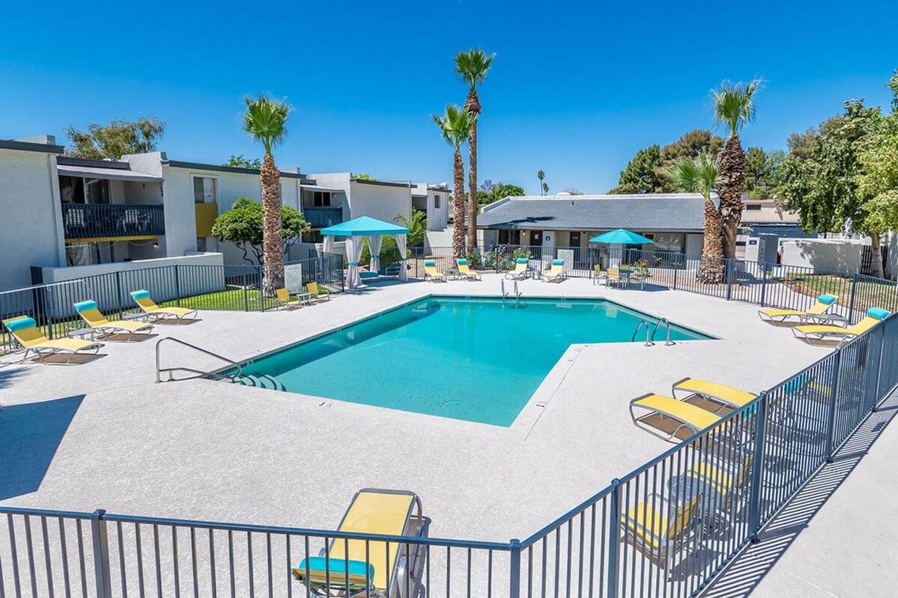 The Lennox at Tempe - Photo 4 of 32