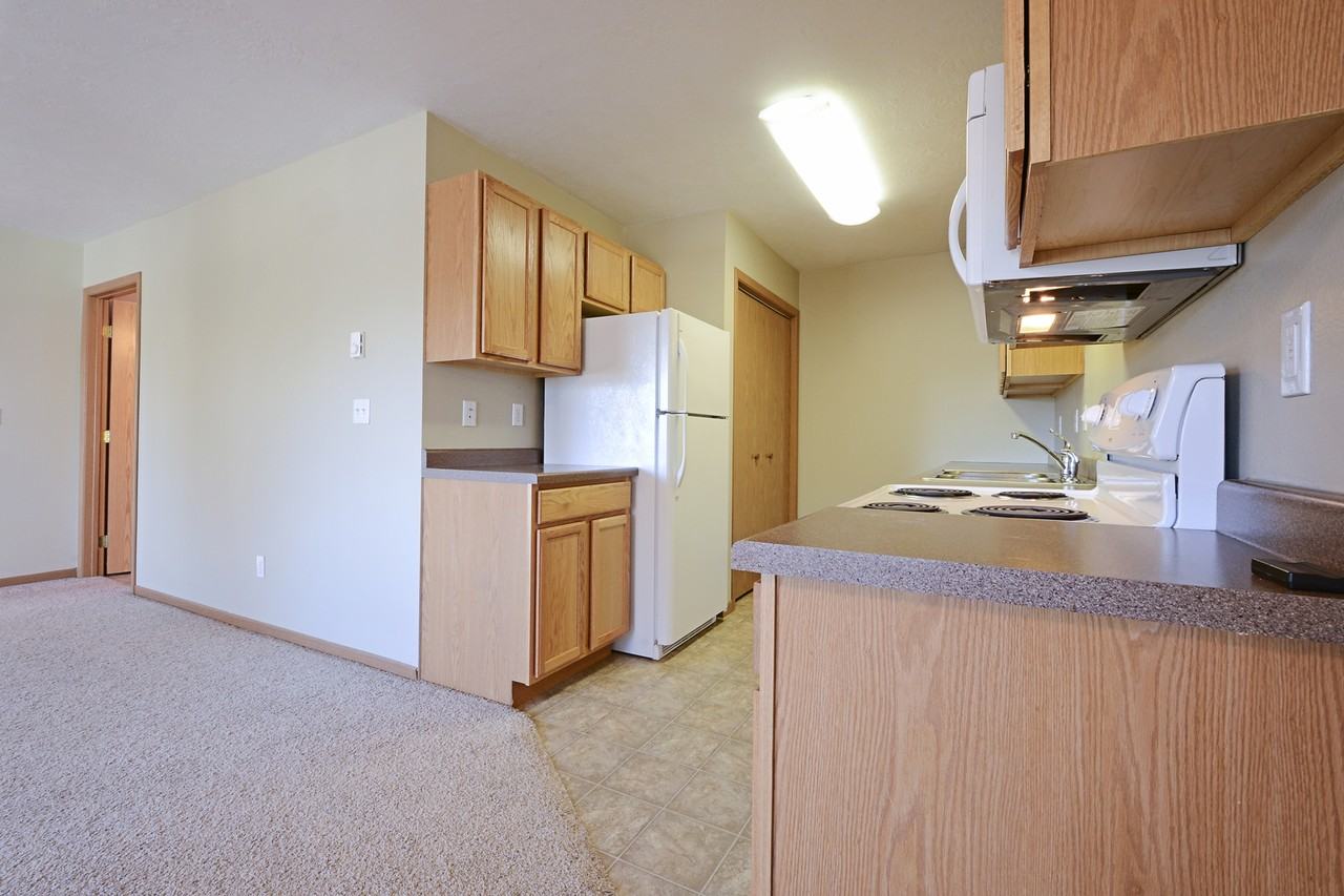 Golden Ridge Apartments - Photo 2 of 15