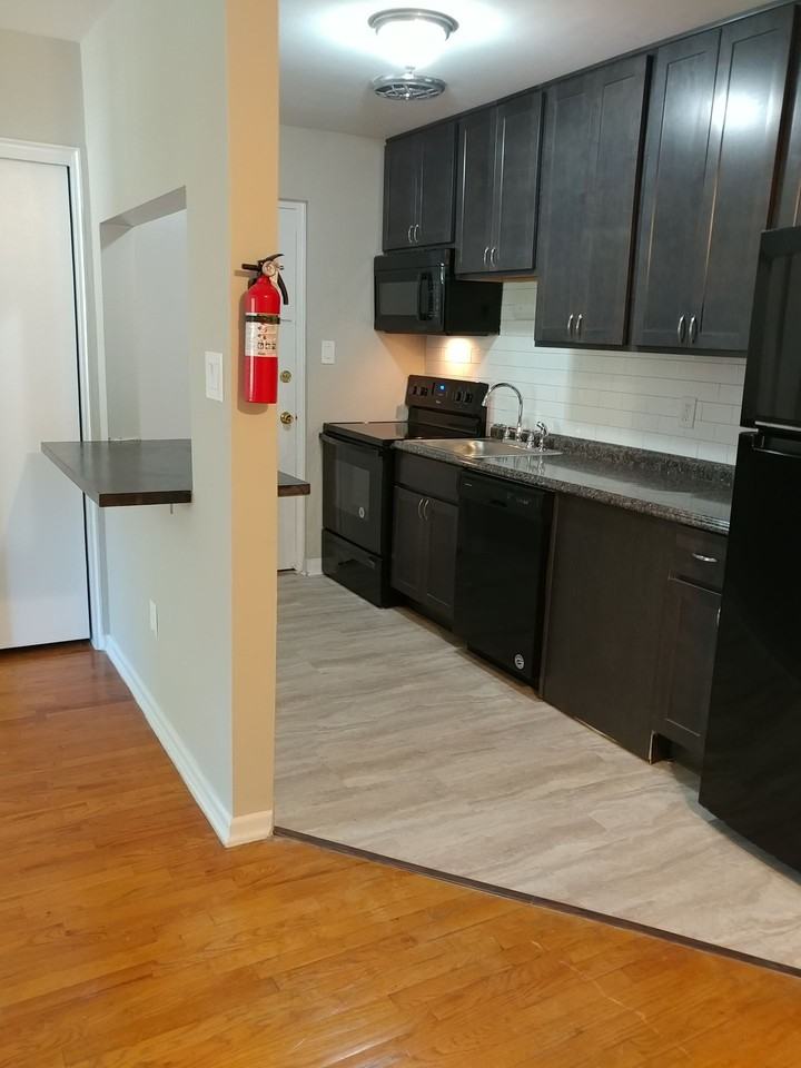 Pennside Manor - Photo 3 of 24