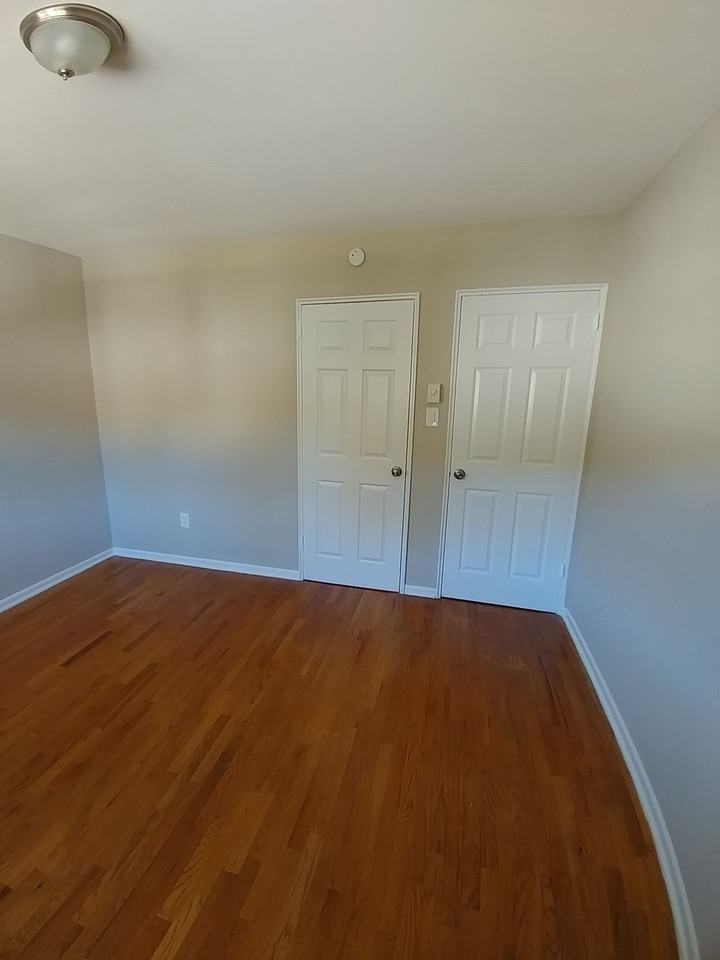 Pennside Manor - Photo 6 of 24