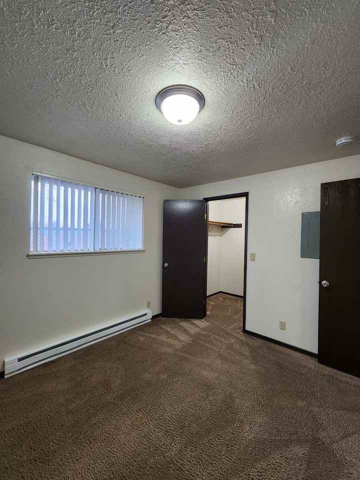 338-Fir Knoll Court Apartments - Photo 4 of 7