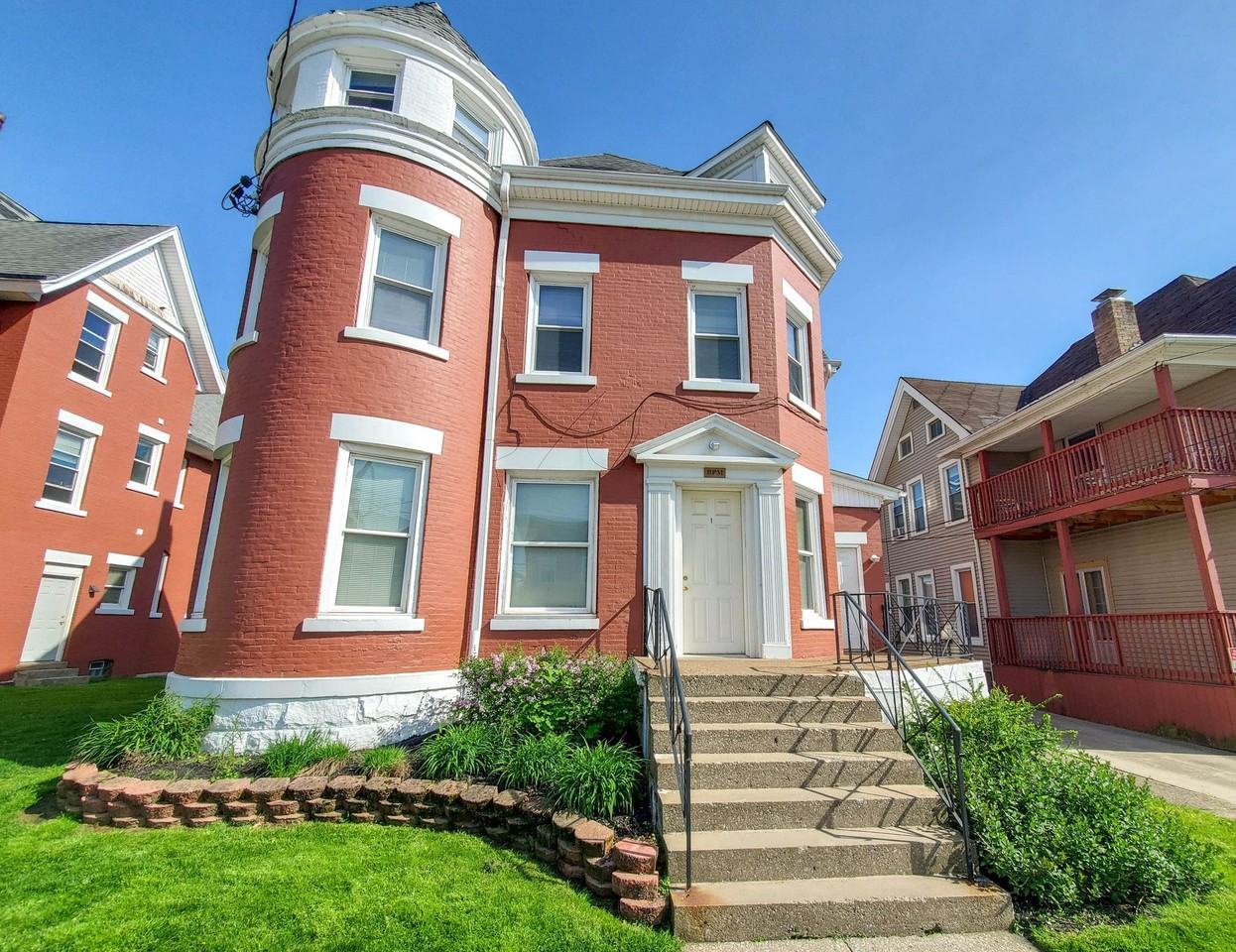 301w8th - Photo 4 of 42