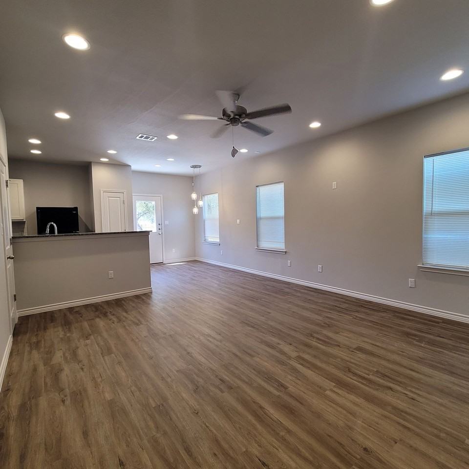 104 Peruna Dr - Photo 2 of 34