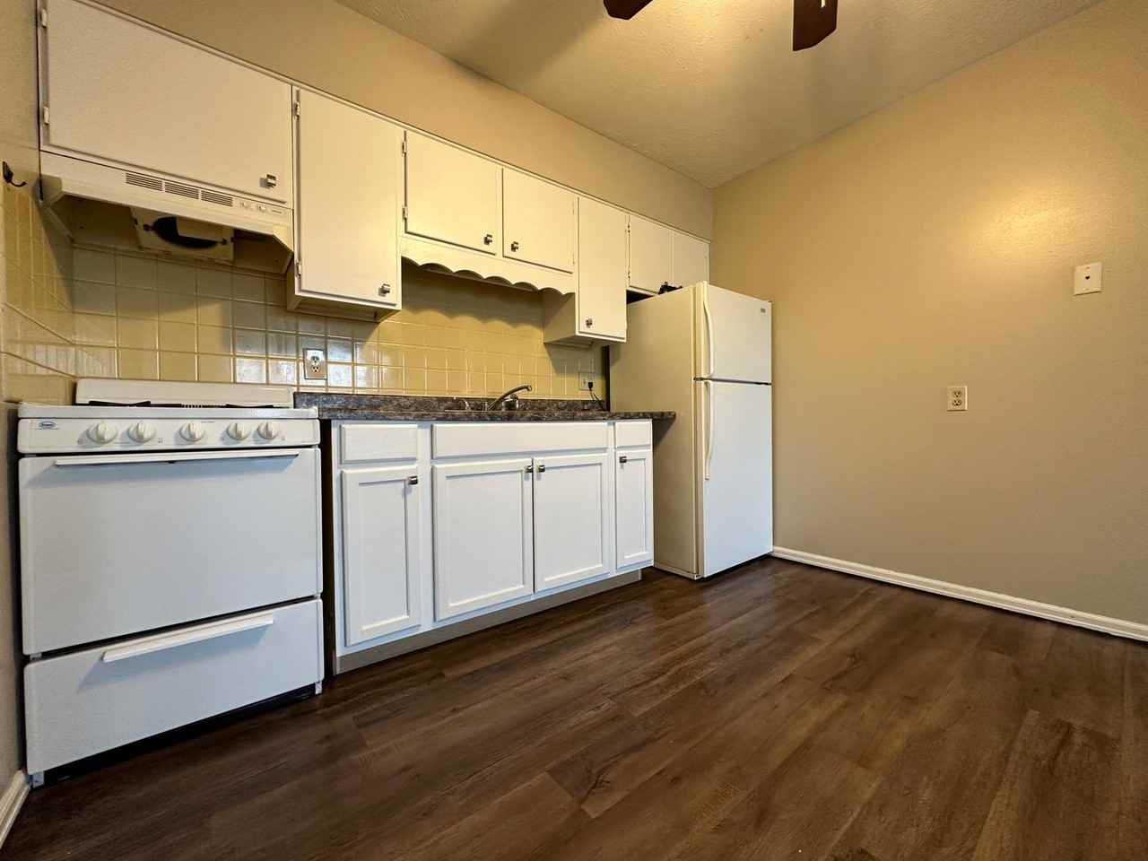 601 Bradley Drive - Photo 5 of 11