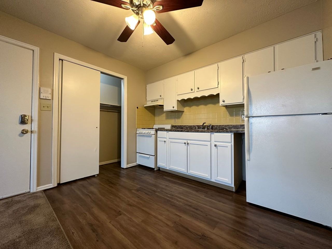 601 Bradley Drive - Photo 6 of 11