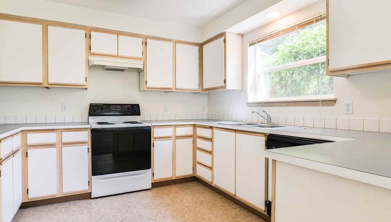 Summit View - Photo 3 of 6