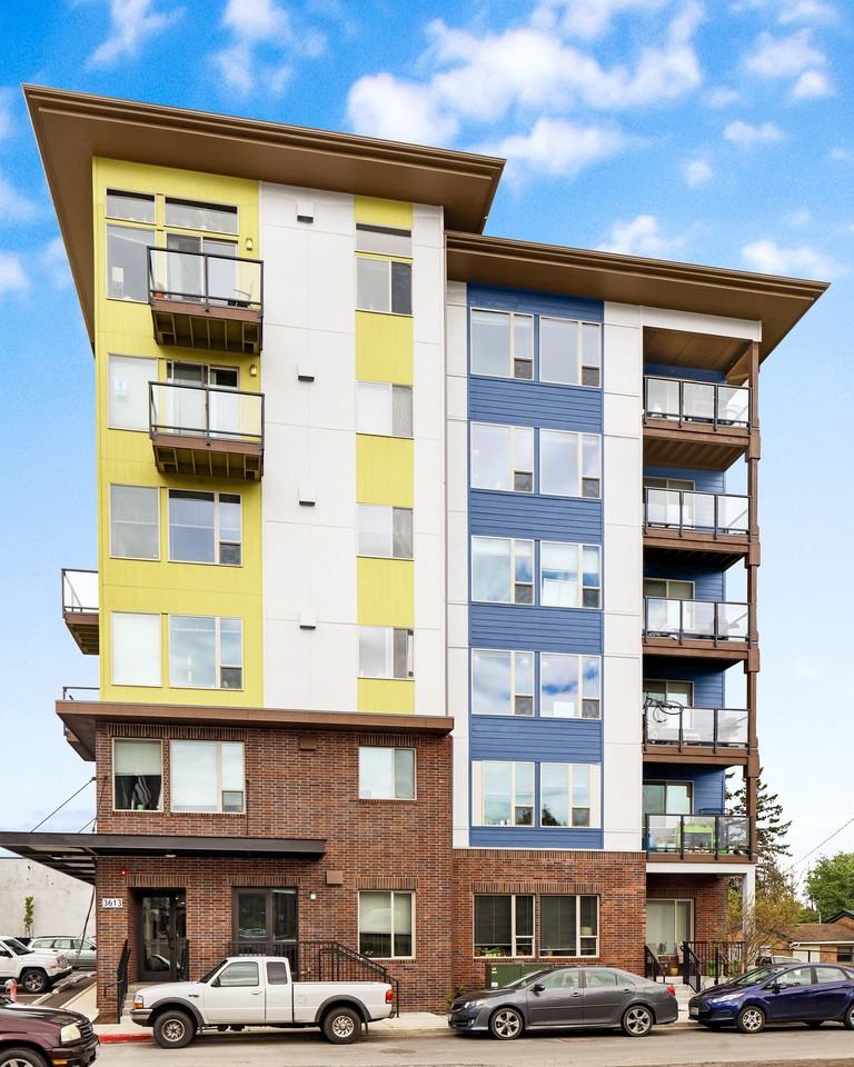 Samish Flats  Luxury Apartment Homes! - Photo 2 of 50