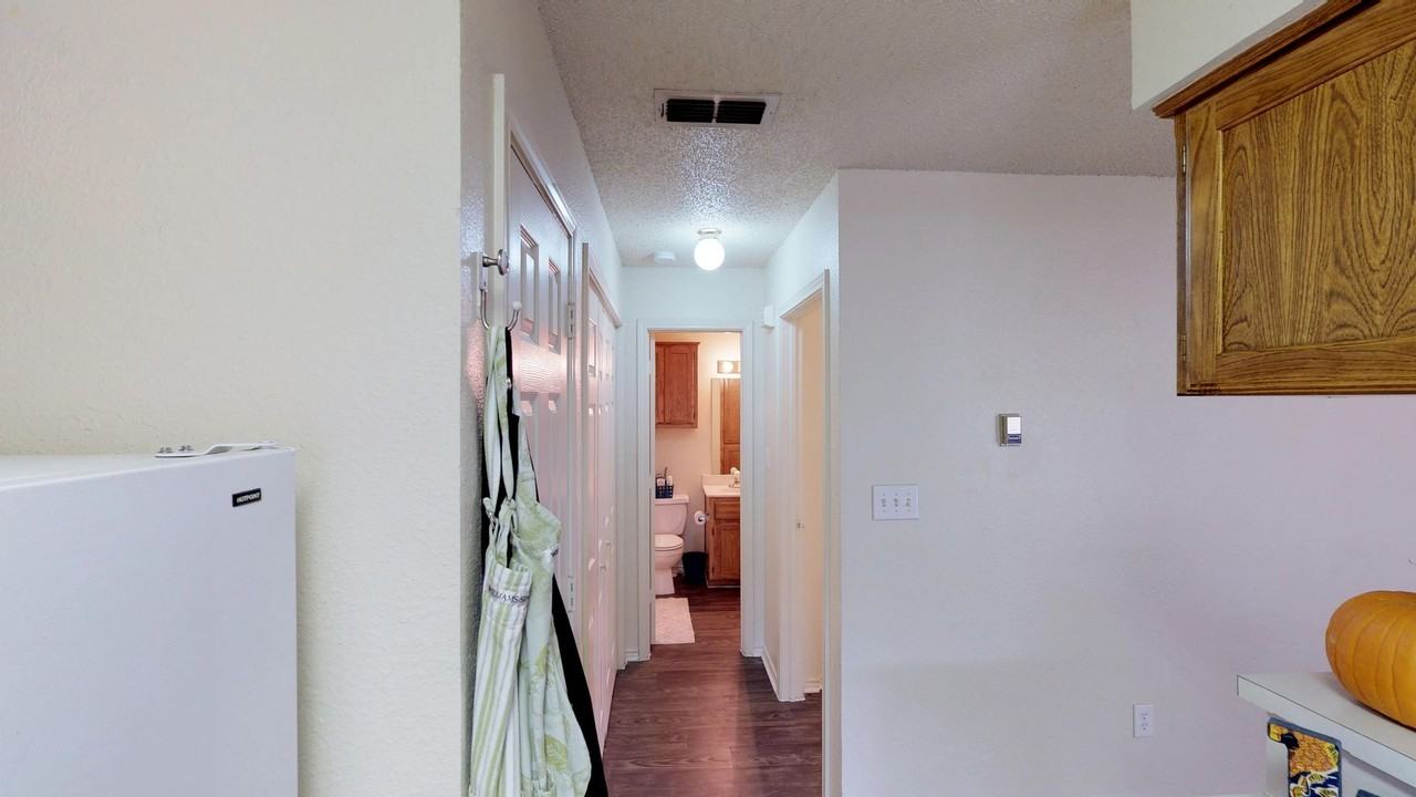 Craig Place 2 Apartments - Photo 6 of 11