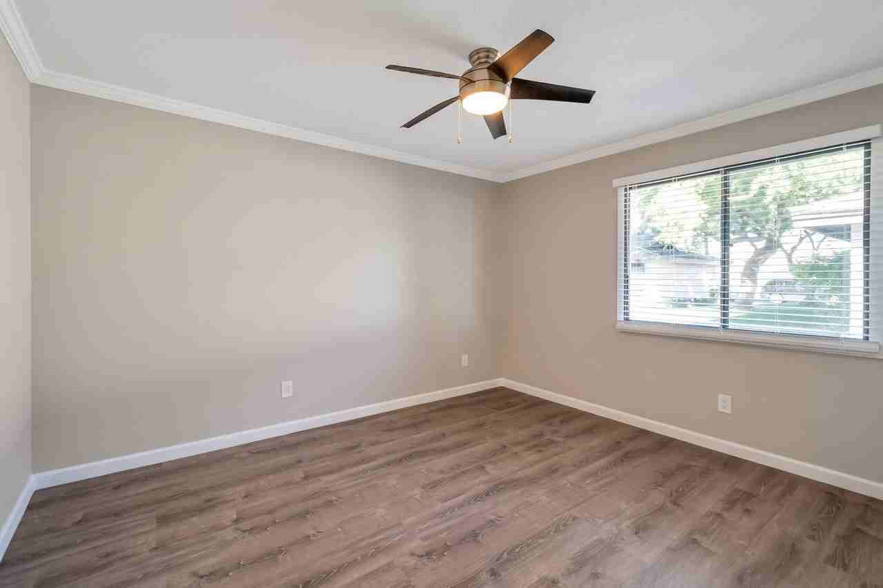 2 bedroom 1 bath in Boutique property! - Photo 7 of 40