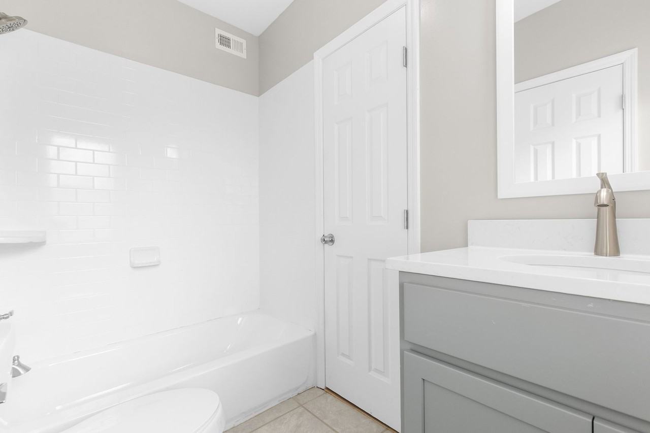 Leigh Anne - Photo 4 of 20