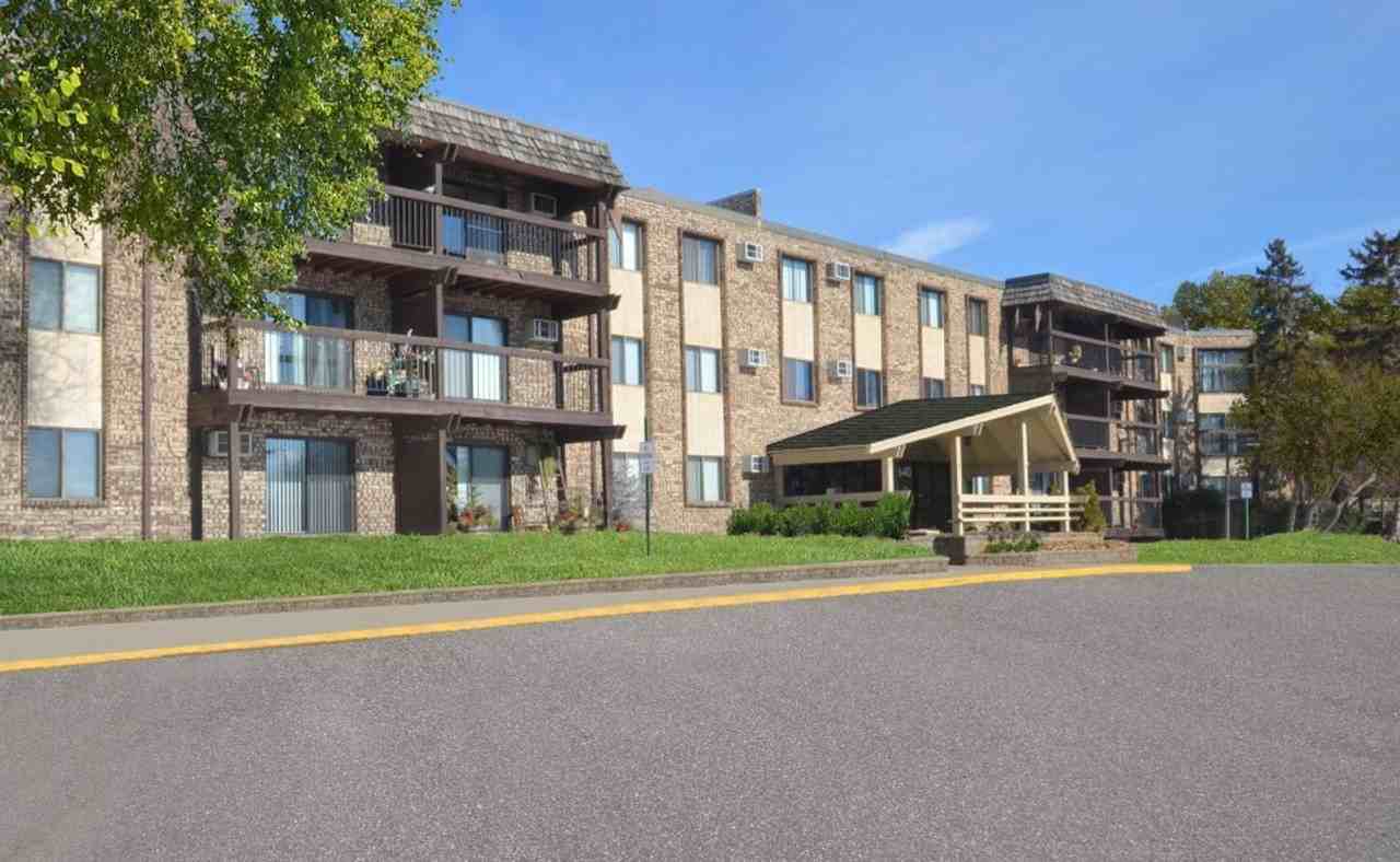 Oakridge Apartments - Photo 2 of 19