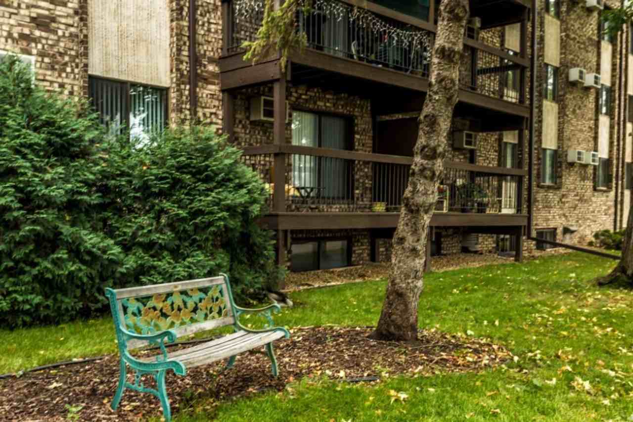 Oakridge Apartments - Photo 5 of 19