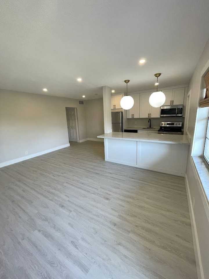 Bright, spacious 1 bedroom apartment for rent - Photo 5 of 9