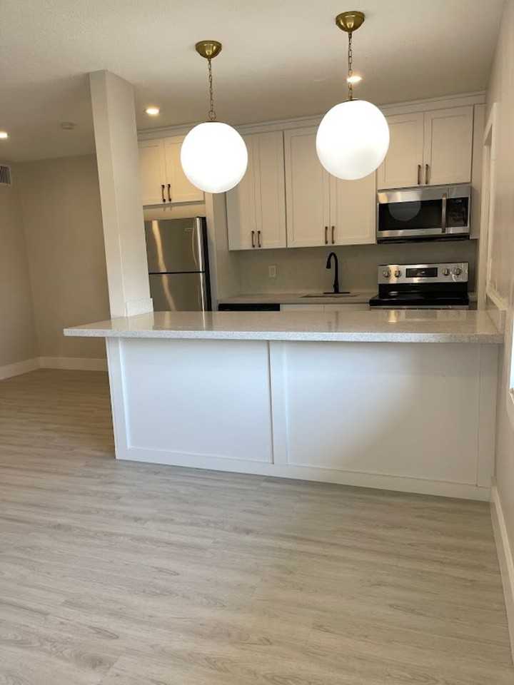 Bright, spacious 1 bedroom apartment for rent - Photo 6 of 9